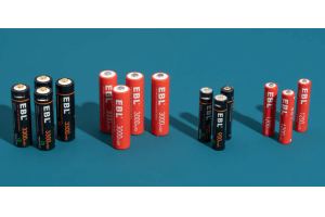 AAA Batteries: Types, Voltage Characteristics, Maintenance