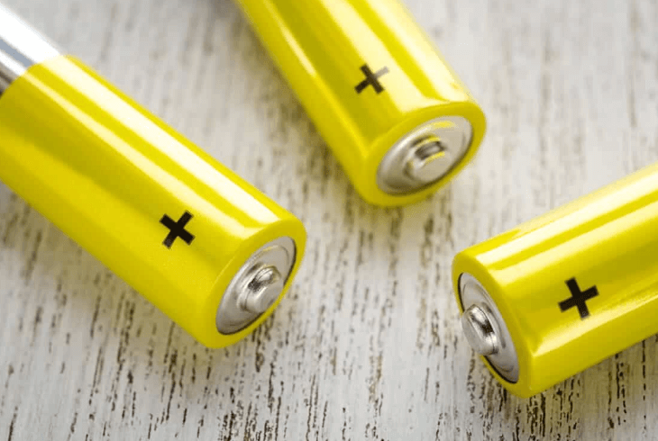  Comparison of Application Scenarios of AA and AAA Batteries
